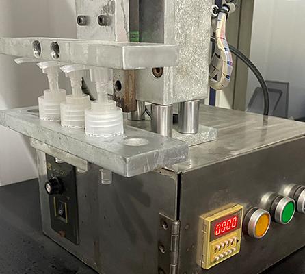 33 410 Losyon dağıtıcı pompa sol sağ vida kilitli losyon şişe dağıtıcı pompa kapağı 1